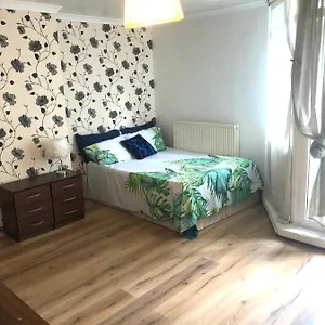 Guest house East Bethnal Green, London